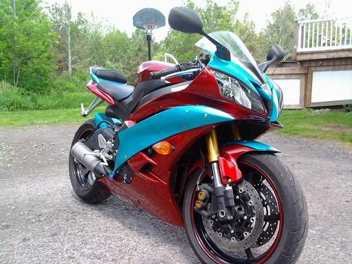 http://i30.photobucket.com/albums/c303/motoxrider695/mybike2.jpg