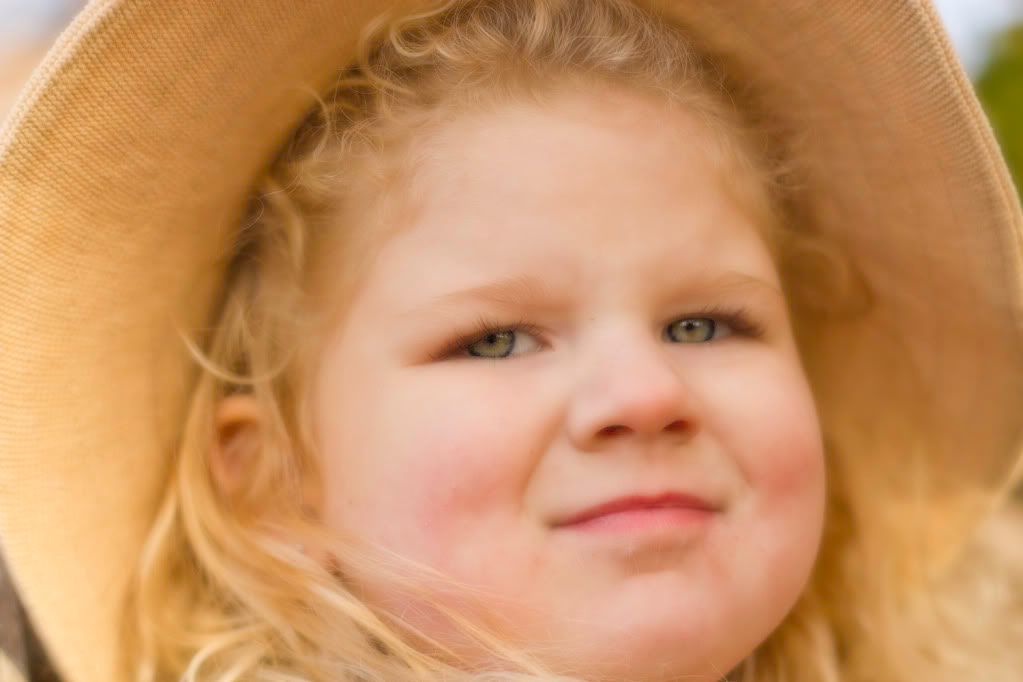 IMAGE: http://i30.photobucket.com/albums/c303/winters19/Photography/aubry4.jpg