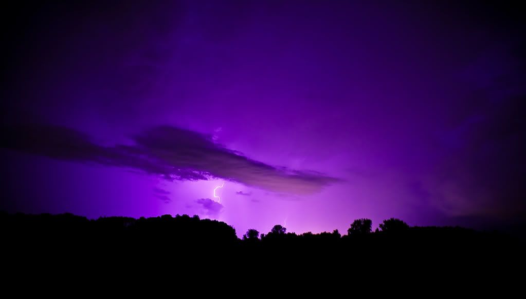 IMAGE: http://i30.photobucket.com/albums/c303/winters19/lightningraw-1.jpg