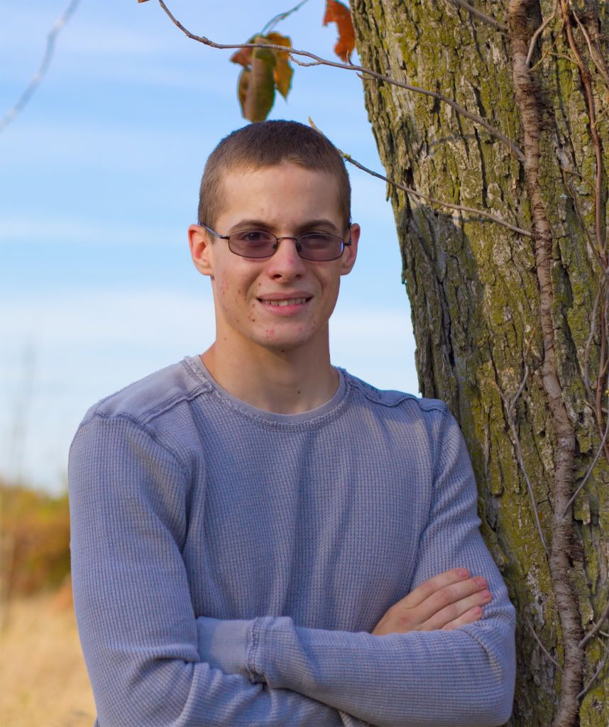 IMAGE: http://i30.photobucket.com/albums/c303/winters19/portrait.jpg