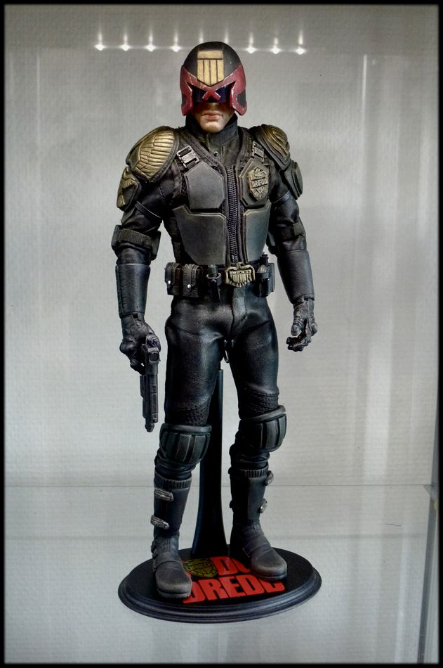 hot toys dredd