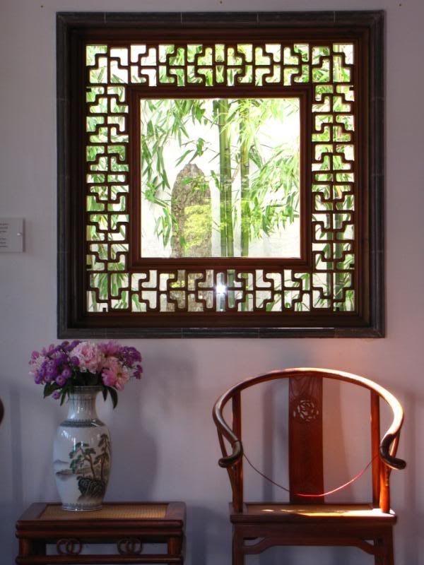 IMAGE: http://i30.photobucket.com/albums/c307/hawaiibg/Anniversary%20Weekend%2009/IMG_0094.jpg