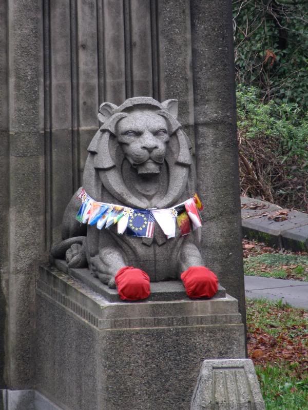 IMAGE: http://i30.photobucket.com/albums/c307/hawaiibg/Jan%202010/IMG_0006.jpg