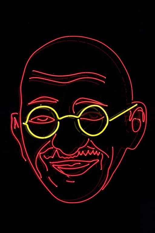 IMAGE: http://i30.photobucket.com/albums/c307/hawaiibg/Neon/file-127.jpg