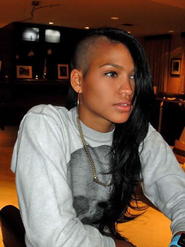 O so randomly, Cassie got a new "cut." It's almost like a Kelis or Rihanna 