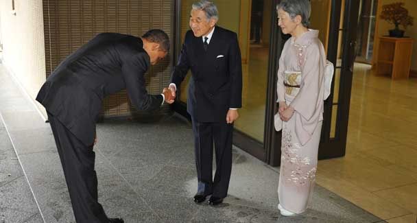 obama_bow.jpg