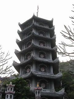 PagodaenlasMontaasdeMrmol.jpg Pagoda en la MOntaña de Mármol picture by Agnetem