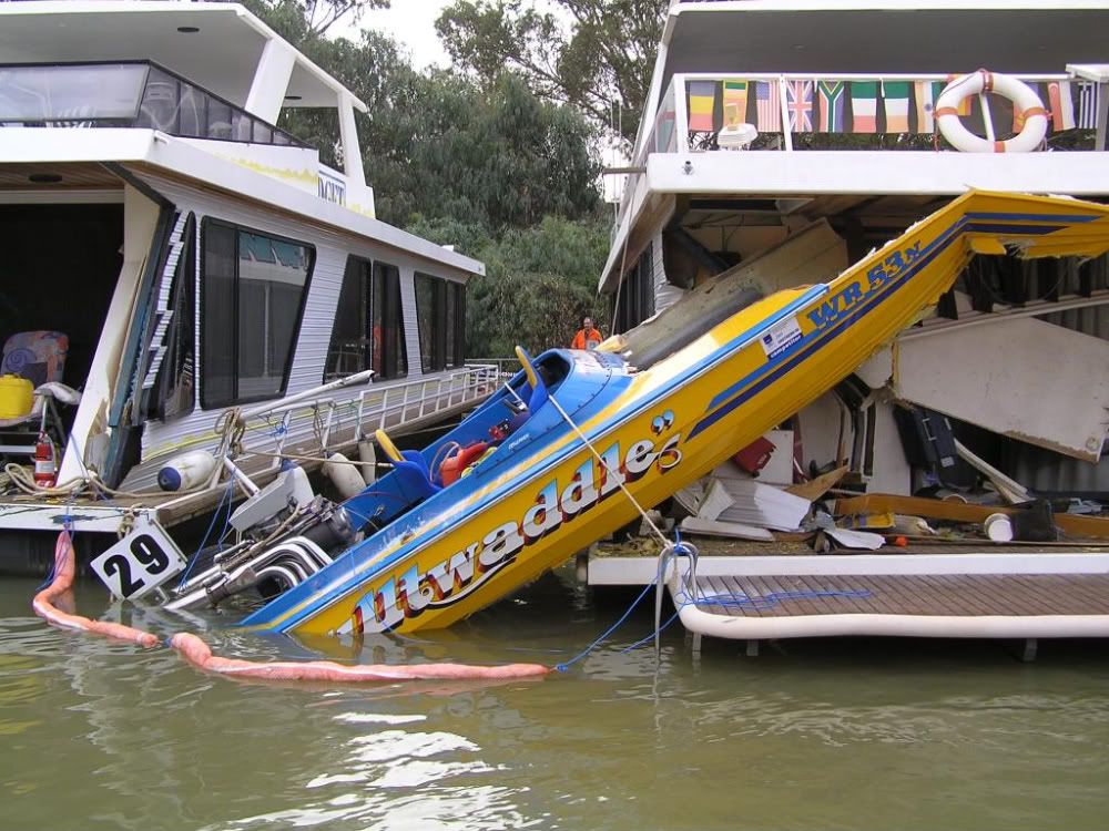 topic boat crash downunder4x4 view topic race boat accident topic boat crash downunder4x4 view topic race boat accident