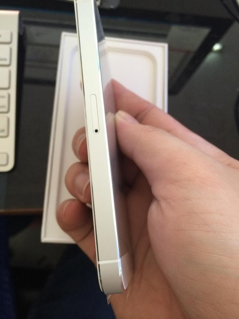 iphone 5 16gb máy mới 100% giá rẻ người nhà xách tay về giá sốc 8tr500 quốc tế