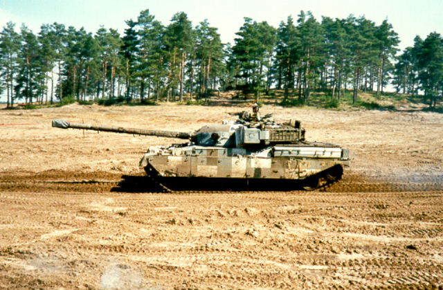 486_chieftain_battle_tank.jpg