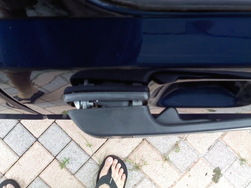 Need help, cant get door open, broken door handle VW Vortex