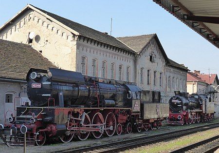 Oradea photo 111-Lokomotiven_Bahnhof_Oradea_zps98df09dd.jpg