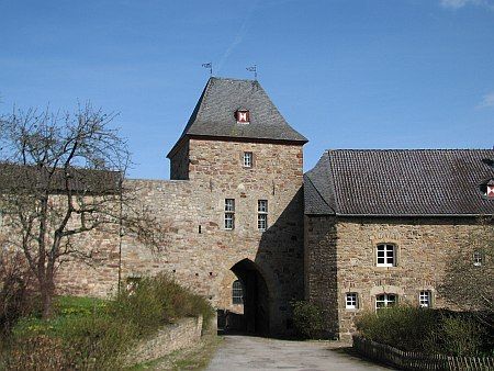 Castle Untermaubach photo 04-Burg_Untermaubach_zps8f9a8jok.jpg