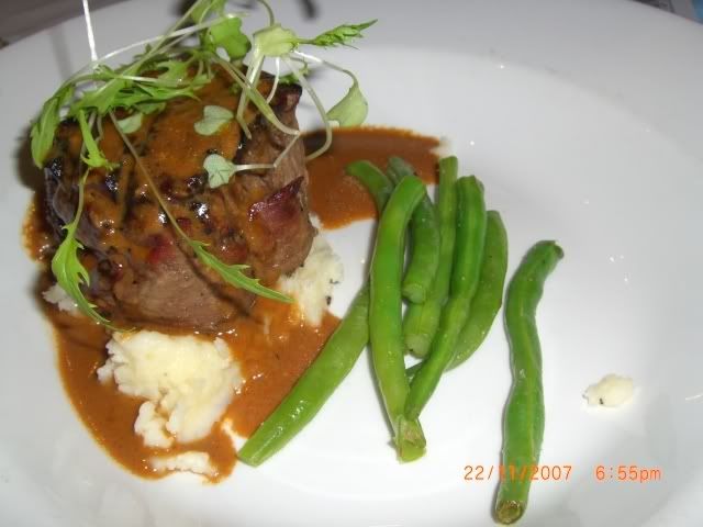 Beef on mashed potatoes