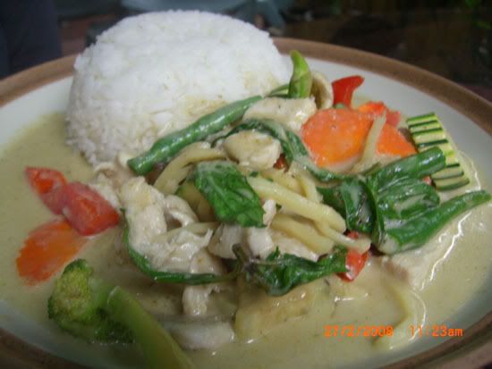 Moniques' chicken with green chilli