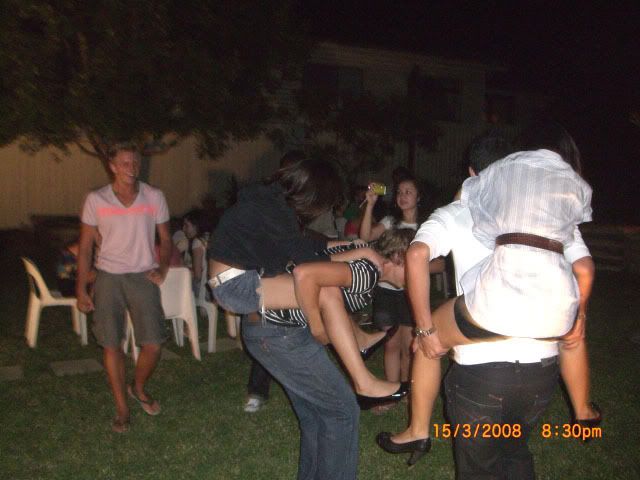 PIGGY BACK FIGHTTTTTT!!!!!