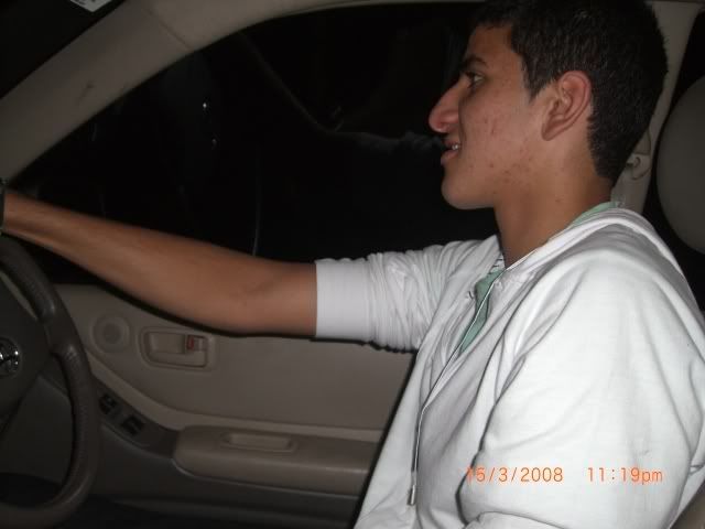 awwwww isn't he so hot driving!