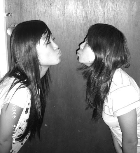 This photo's soooo coooool, cos erina's lesbian HAHAHAHA .....