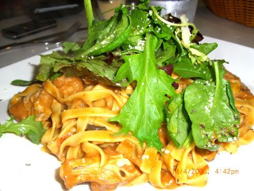 Curry chicken and mushroom fettucine, YUMMMMM!