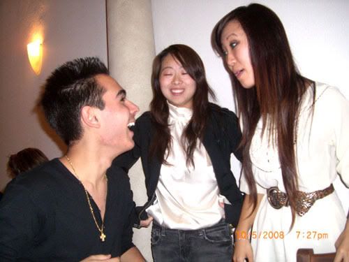 LOL this photo is hilarious, no idea what we were doing... but looks like a interesting conversation hahaha