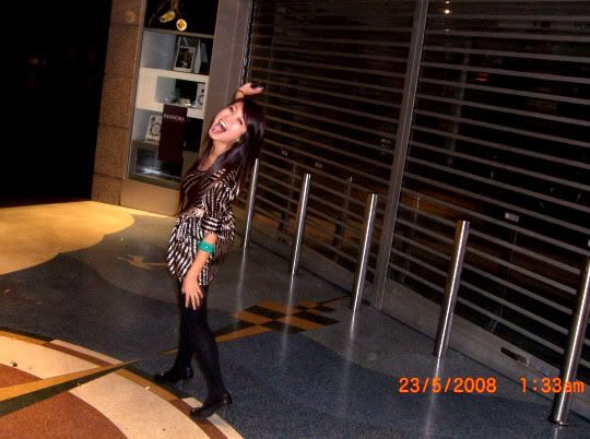 Paparazzi shot! lmfaooooo