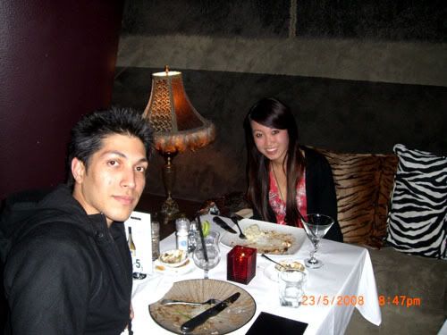 Ngawwwwww what a cute couple..hahahaha!