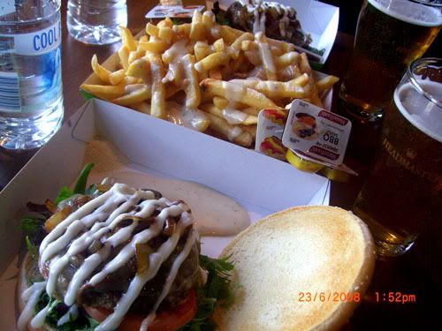 Manning burger and plate of chips, yummmmmmmmm