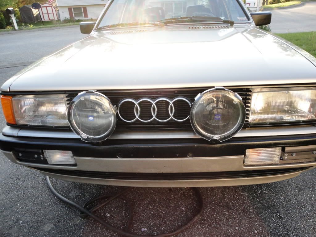 Hella black audi 200