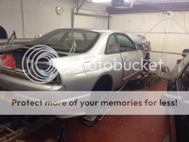 Skyline r33 gtr v-spec shell and boxes of parts | GTR Forum